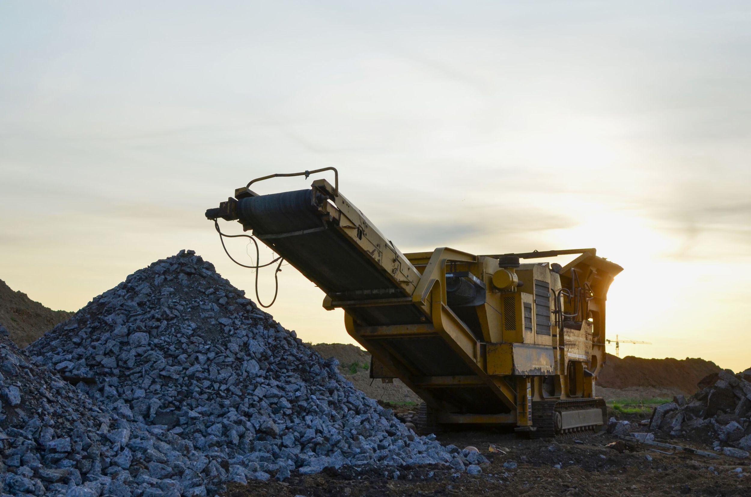 Mobile-tracked-crushing-unit-EXTEC-C-10